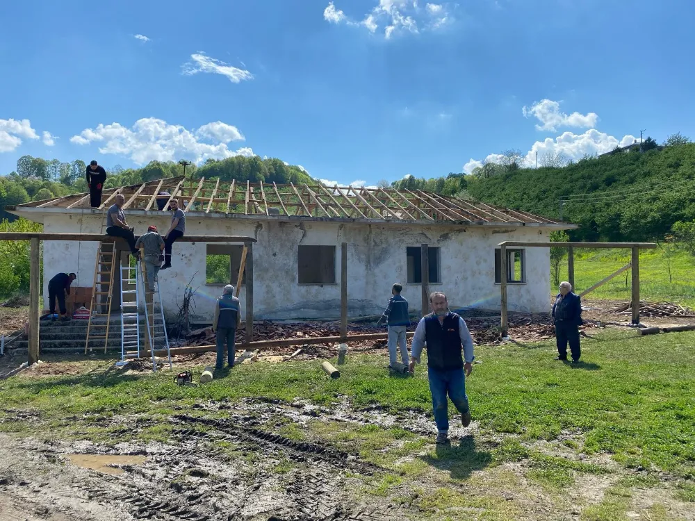 Hendek’te Atıl Okul, Mahalle Sakinlerinin İmecesiyle Sosyal Alan Haline Geldi