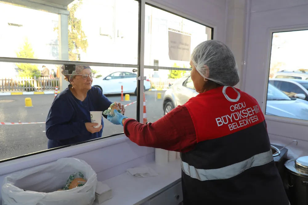 Ordu’da Hastane Ziyaretçilerine Sıcak Çorba İkramı