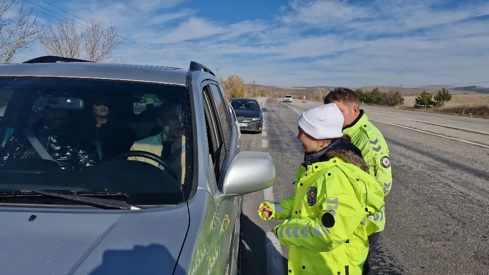 Özel Öğrenciler Polis Üniformasıyla Trafik Denetiminde