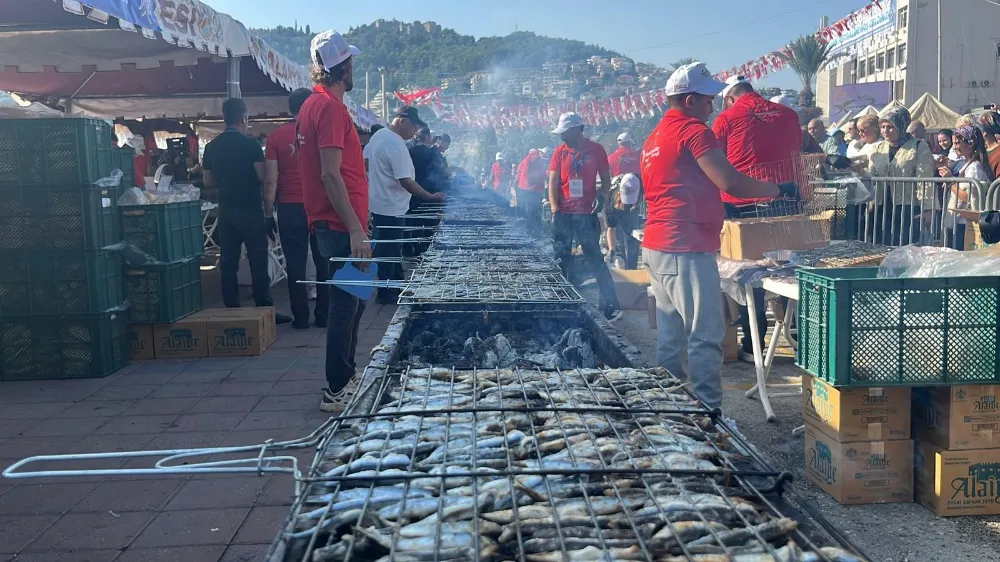 Alanya’da Geleneksel Hamsi Festivali Başladı: 7 Ton Hamsi Ücretsiz Dağıtılacak