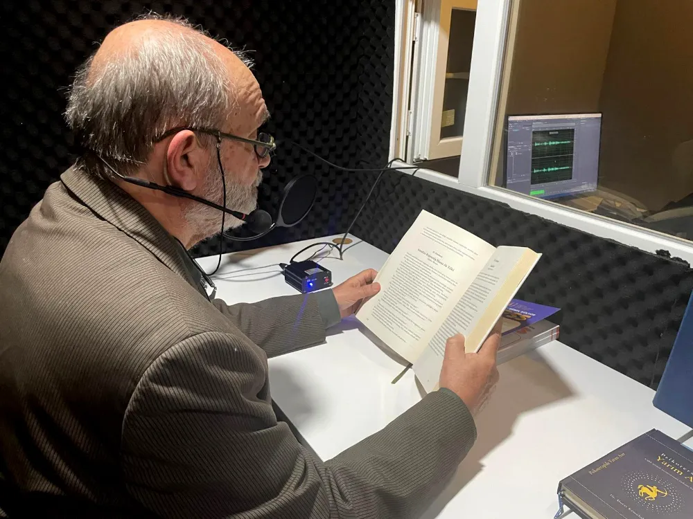 Muratpaşa’da Yazar ve Şairler, Görme Engelliler İçin Kitap Okudu