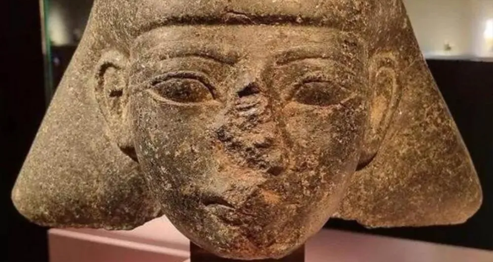 Hollanda, çalınan 3 bin 500 yıllık antik heykeli Mısır