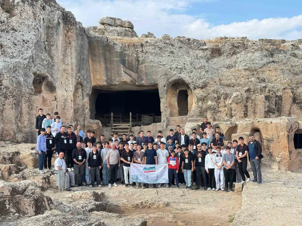 Bayburtlu öğrenciler ‘Maziden Atiye’ programıyla Diyarbakır’ı gezdi