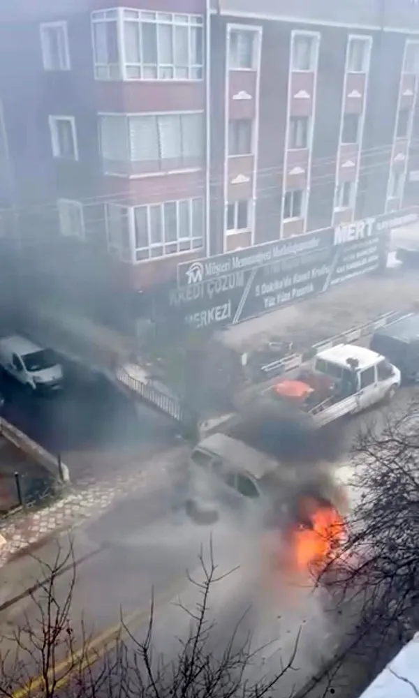 Ankara’da Seyir Halindeki Otomobil Alev Alev Yandı