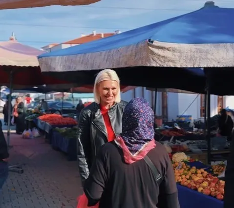 Başkan Subaşı, esnafla semt pazarında buluştu