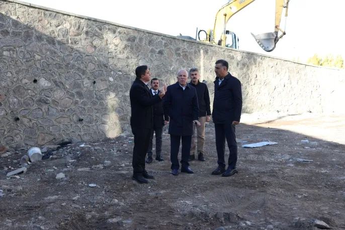 Başkan Sekmen, Yenişehir ve Yunusemre’de Çalışmaları İnceledi