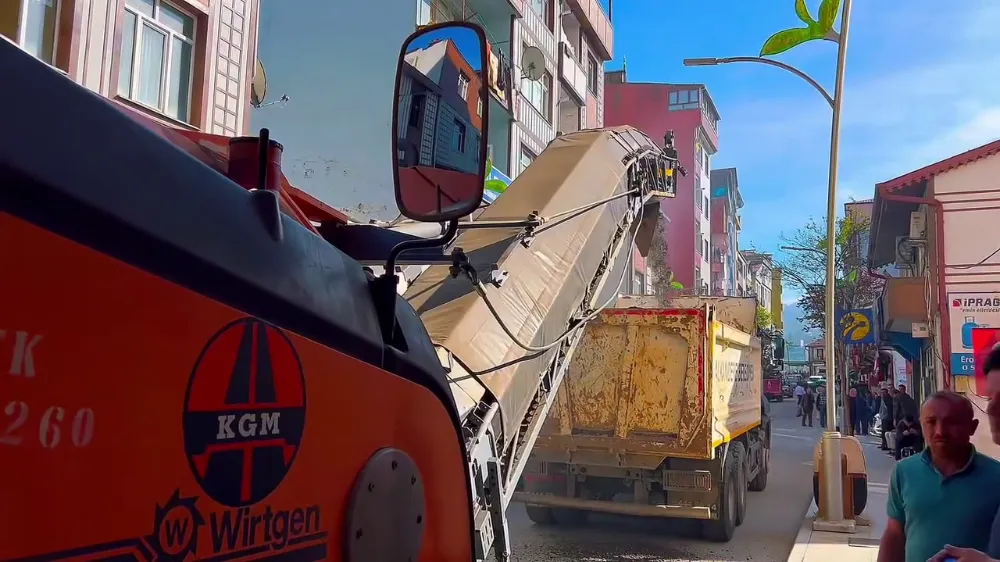 Kalkandere’de Yol Yenileme Seferberliği: Başkan Yılmaz “Bizde Mola Yok, Mazeret Yok!”