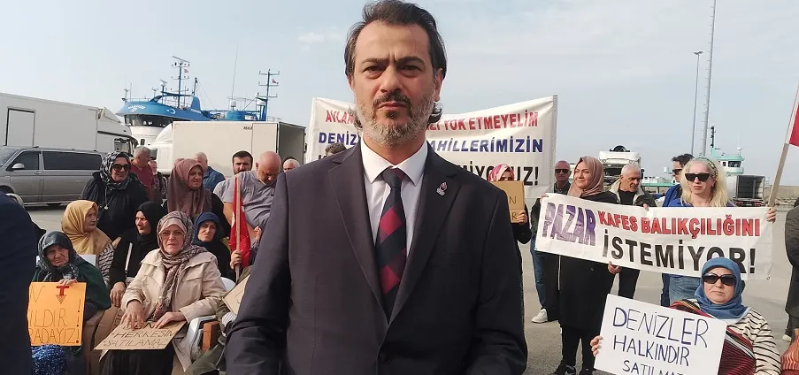 Pazar’da Kafes Balıkçılığına Karşı Eylem: “Ekmeğimizi Elimizden Alıyorlar”