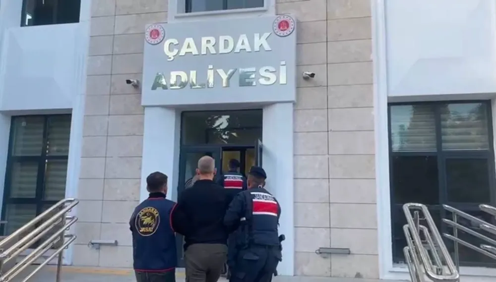 Sabıkalı sevgili, kadın gardiyana yapay zekayla oluşturduğu görüntüyle şantaj yaptı