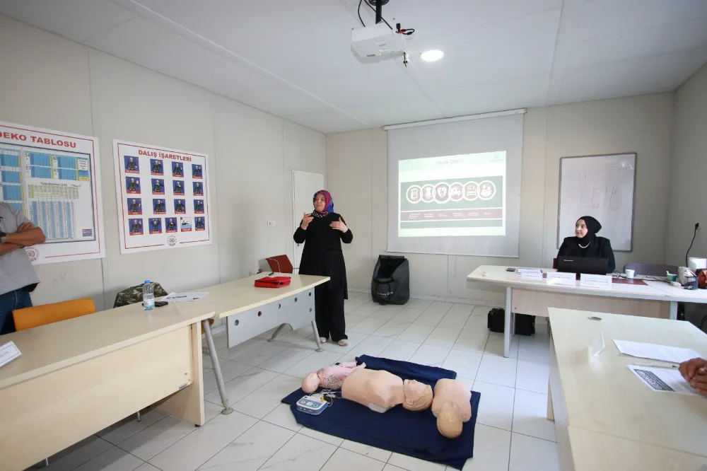Yol ve bakım personeline ilk yardım eğitimi