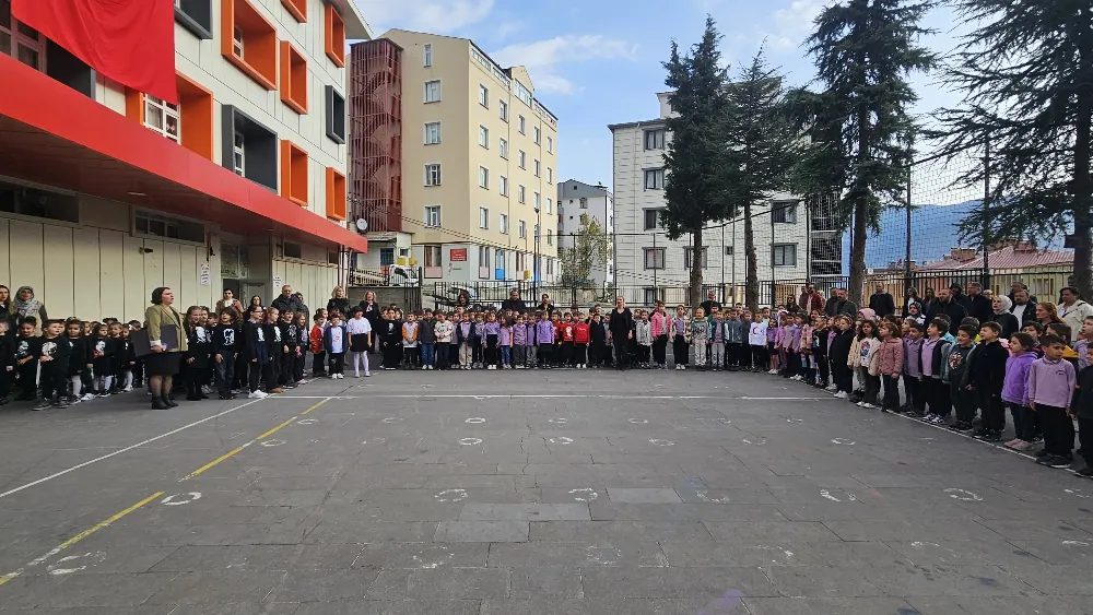 Vakıfbank İlkokulu’ndan Anlamlı 10 Kasım Programı