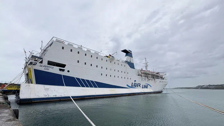 Trabzon’dan Soçi’ye Giden Feribot Limana Yanaşamıyor: Yolcular Mağdur