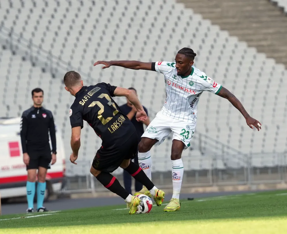 Trendyol Süper Lig: Fatih Karagümrük: 2 - Konyaspor: 0 (İlk yarı)