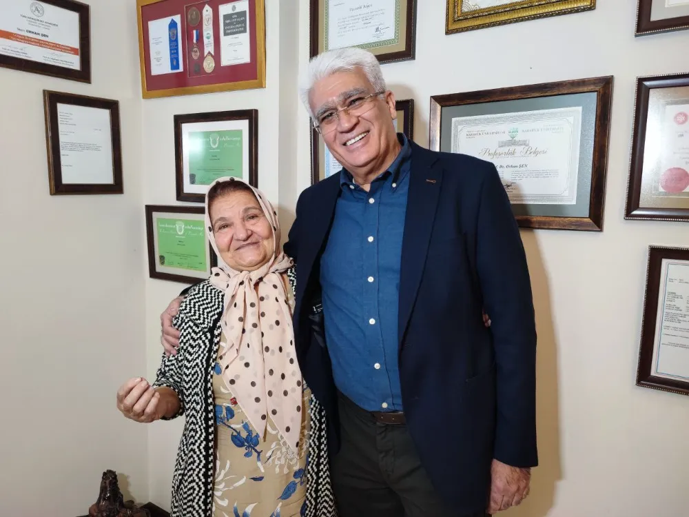 Almanya’da Şifa Bulamayan 85 Yaşındaki Kadın, Adana’da Ameliyatla Yürüdü