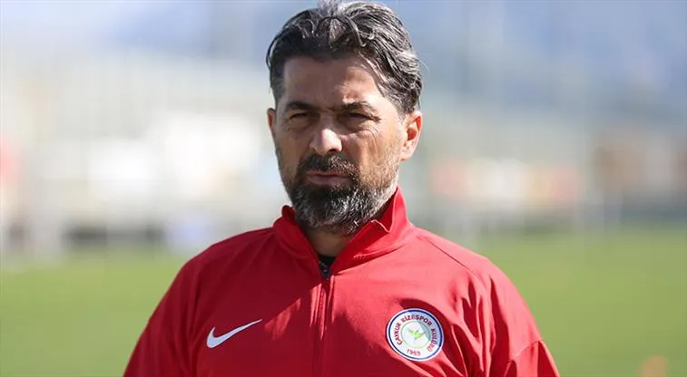 Çaykur Rizespor’dan İlhan Palut’a Veda Mesajı: “Emeklerin İçin Teşekkürler Hocam”