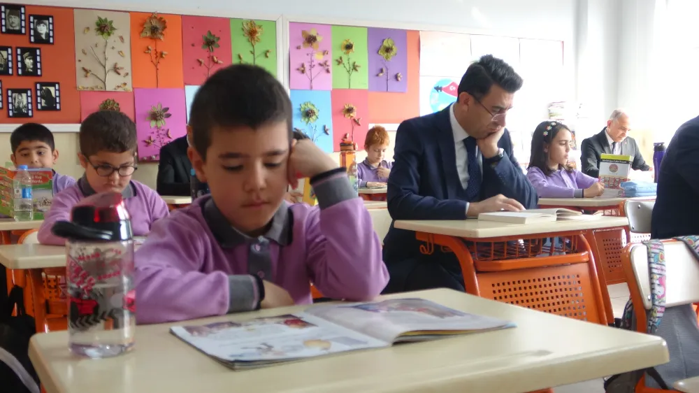 Tunceli’de Tüm Okullarda İlk Dersin 20 Dakikası Kitap Okuma Saatine Ayrıldı