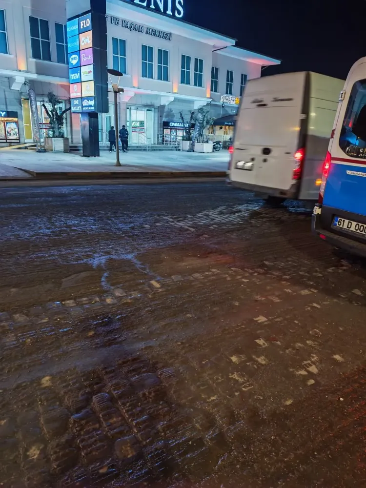 Trabzon’da Tarihi Arnavut Kaldırım Taşları Asfalt Altından Çıktı