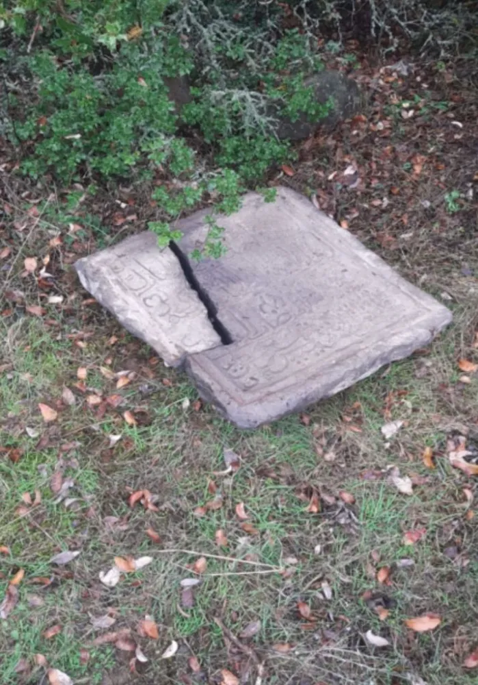 “Niksar’da Kayıp Tarihi Cin Camii Kitabesi Bulundu”