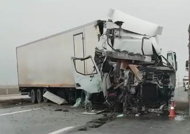 Karapınar’da Tır Çarpışması: 1 Yaralı