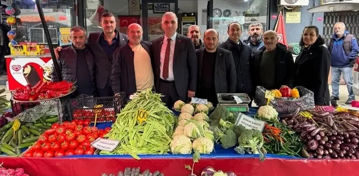 CHP ORTAHİSAR TEŞKİLATI İNÖNÜ MAHALLESİ PAZAR YERİNDE: “ESNAF DA DERTLİ, TÜKETİCİ DE”