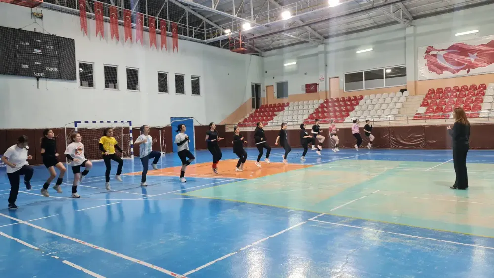 Yakutiye’nin Voleybol Yıldızları Geleceğe Hazırlanıyor