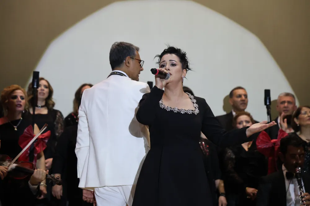 Kozan’da 25 Kişilik Gönüllü Koro İlk Konseriyle Büyüledi