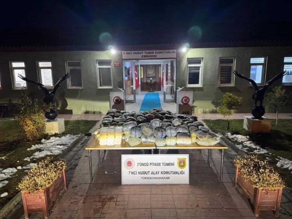 Mehmetçik Hakkari Hudutlarında 259 Kilogram Uyuşturucu Ele Geçirdi