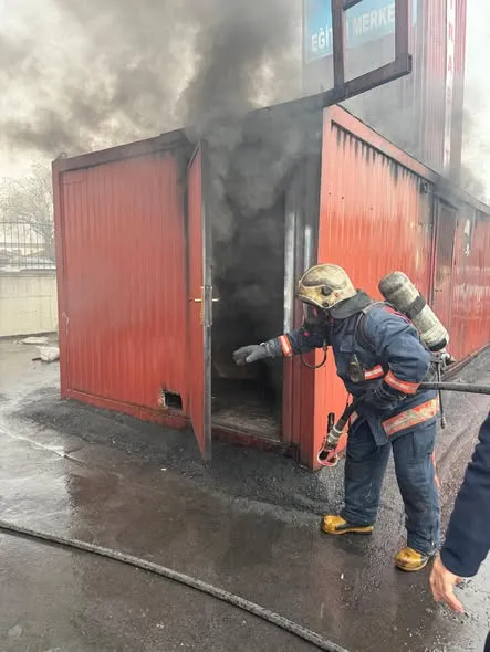 Arhavi İtfaiyesi, Kapalı Alan ve Doğalgaz Yangınlarına Karşı Eğitiliyor