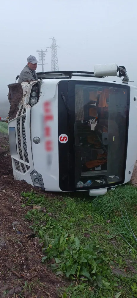 Bandırma’da Servis Aracı Kaza Yaptı: 8 Öğrenci Hastaneye Kaldırıldı