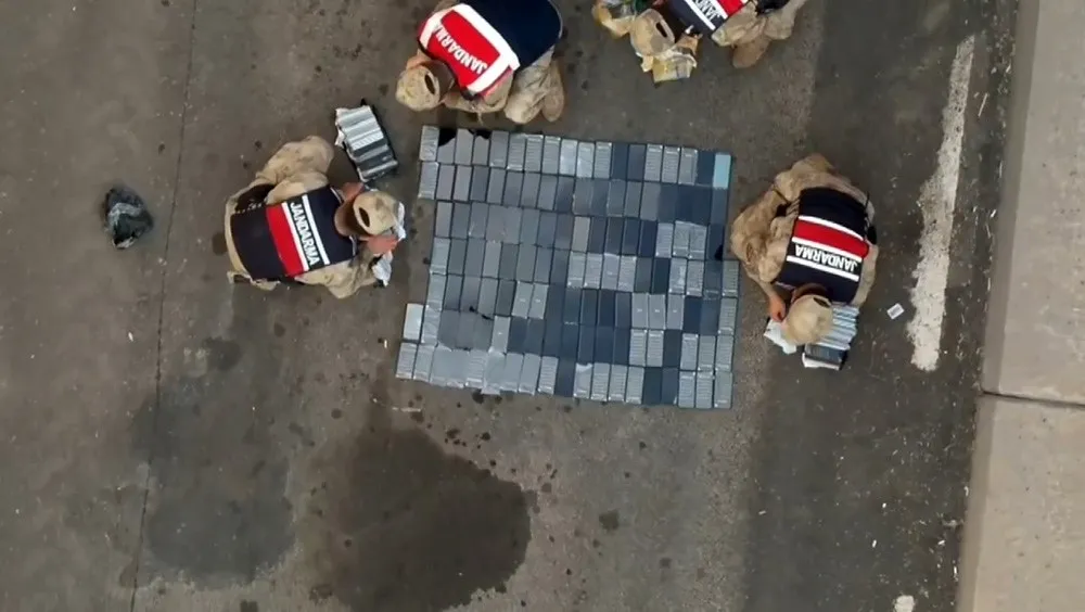 Şanlıurfa’da Jandarmadan Kaçakçılık Operasyonu: 249 Cep Telefonu Ele Geçirildi