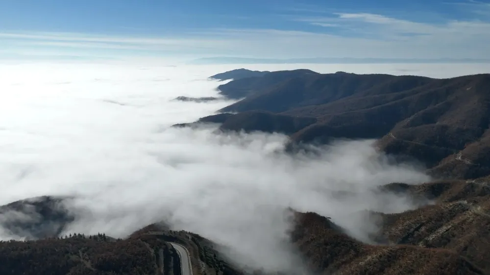 Sinop’ta Dağlar Sise Büründü: Kartpostallık Manzaralar