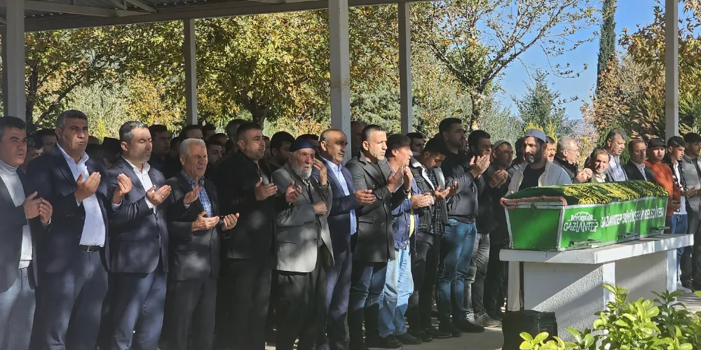 Gaziantep’te trafik kazasında hayatını kaybeden Mehmet Çetinpolat toprağa verildi