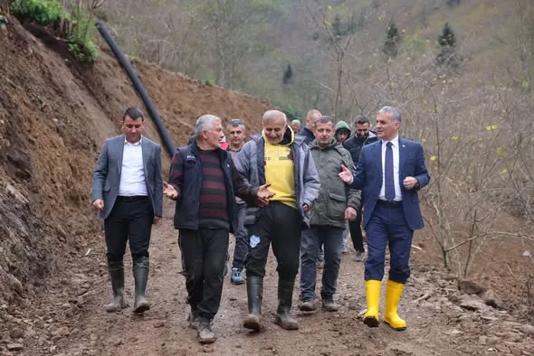 Başkan Bıyık Yomra’da Yol Çalışmalarını Yerinde İnceledi