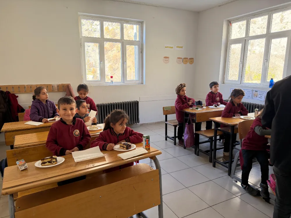 Şırnak’taki Öğrencilere Sürpriz Pasta