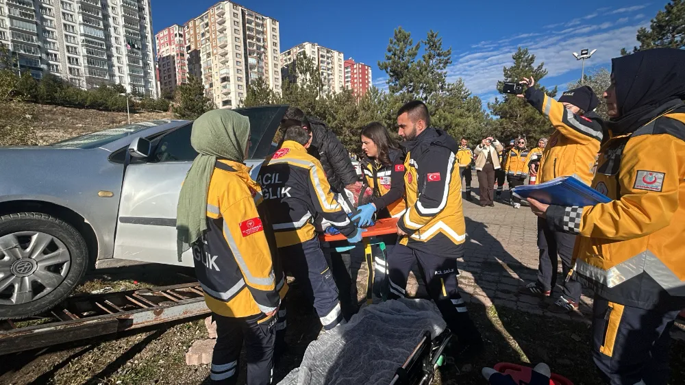 Yozgat’ta ambulans ekipleri hızlı müdahale için yarıştı