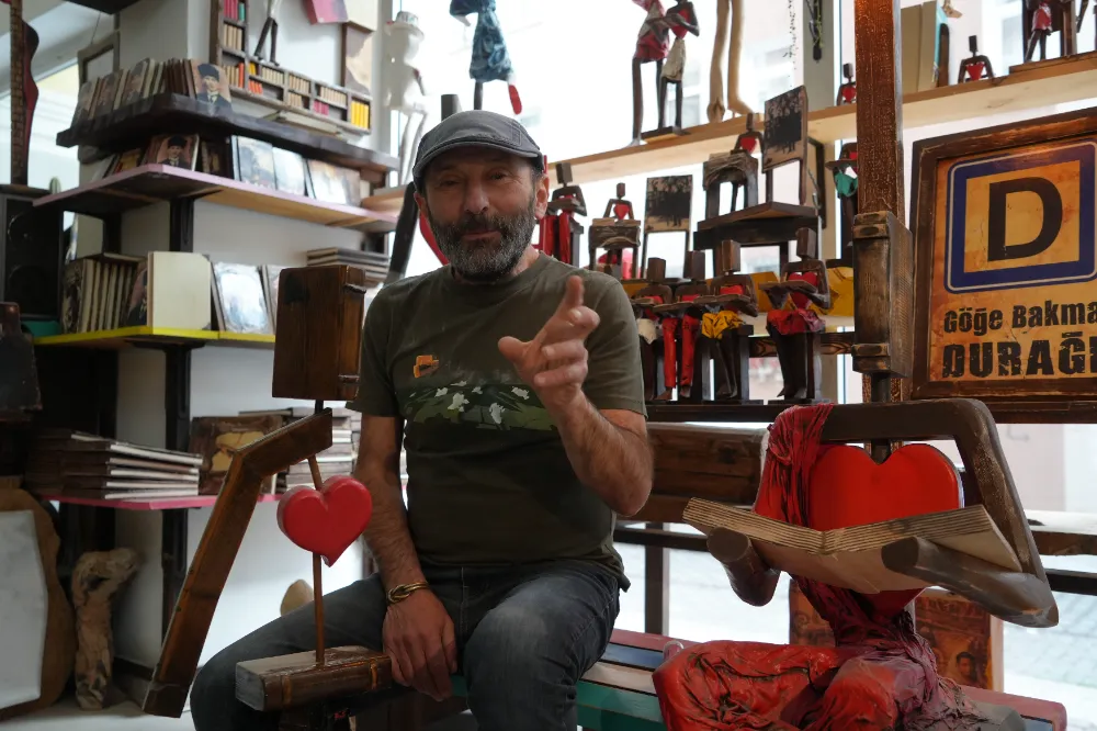 Kalpten Sanata: Murat Dölek’in “Tahta Yürek”i Dünyaya Sevgi Taşıyor