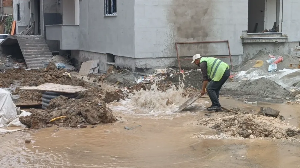 “Adıyaman’da İnşaatta Delinen Doğal Gaz Borusu Alarm Verdi”