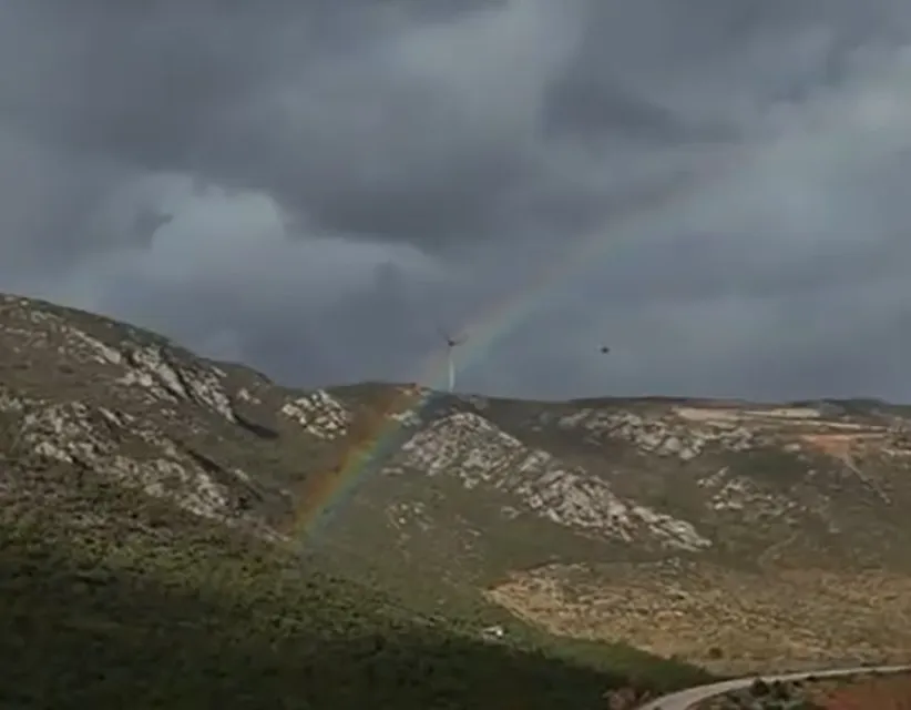 Gökkuşağının Altından Dronla Geçmeyi Denedi: Hayal Kırıklığıyla Sonuçlandı