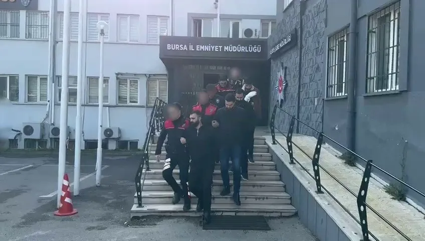 Bursa’da Restoran Tartışması Kanlı Bitti: 6 Kişi Yaralandı, 10 Şüpheli Gözaltında