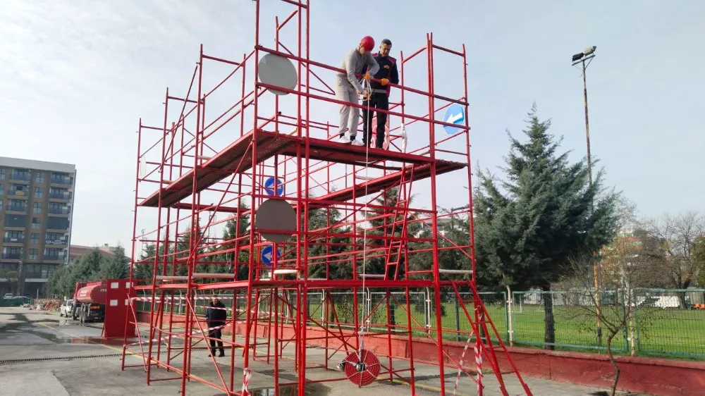 Edirne’de Zabıta ve İtfaiye Adayları Zorlu Parkurda Ter Döktü