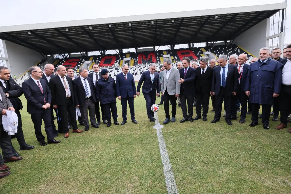 Bakan Bak, Soma’da 6 Bin Kapasiteli Nazım Yavuz Stadyumu’nun Açılışını Yaptı