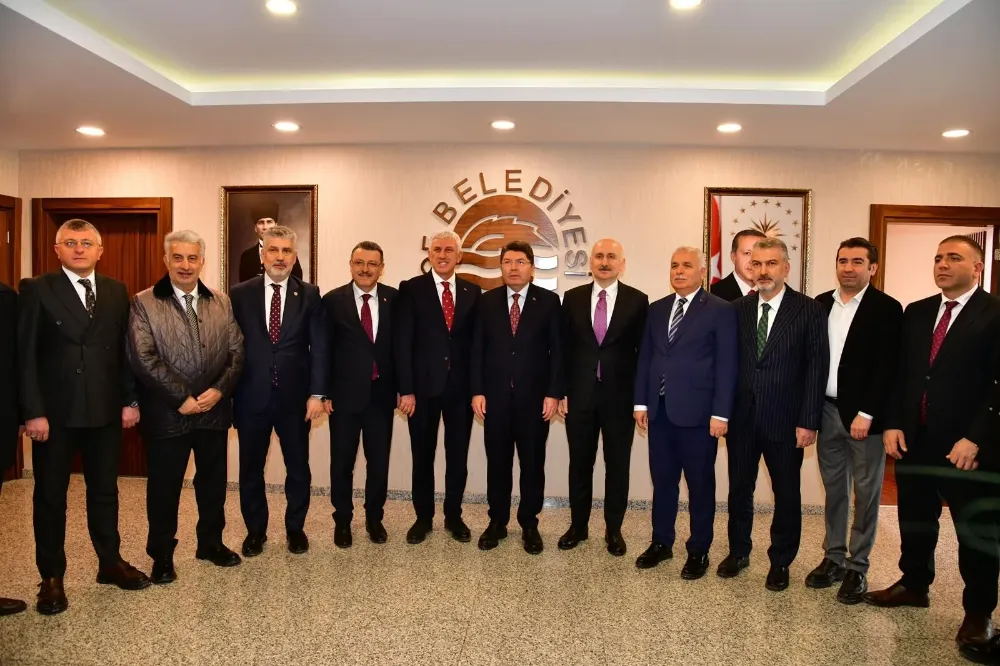 Adalet Bakanı Tunç’tan Of Belediyesi’ne Ziyaret: İlçedeki Projeler Görüşüldü