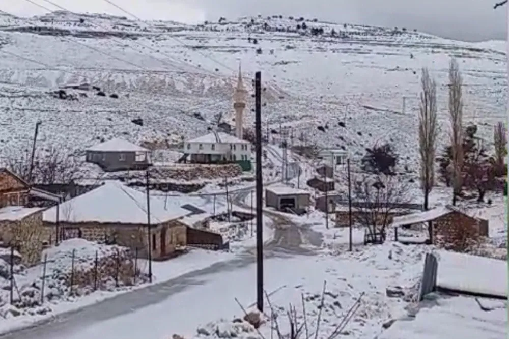 Mersin’in yüksek kesimleri beyaza büründü: Kar yağışı etkili oldu