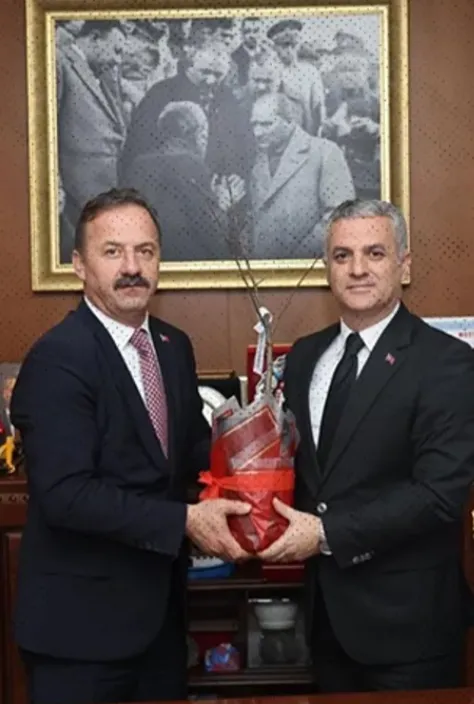 Ağıralioğlu’ndan Yomra’da Sürpriz Ziyaret: “Siyasetten Çok Dostluk”