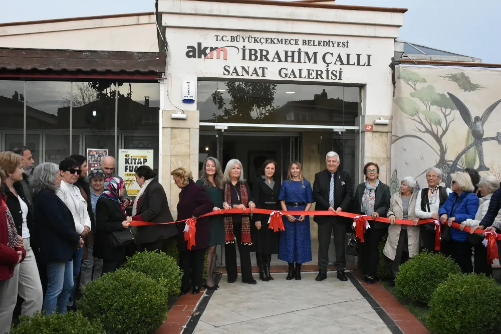 Ebru Turhan’ın Kuşlardan İlham Alan Sergisi Sanatseverlerle Buluştu