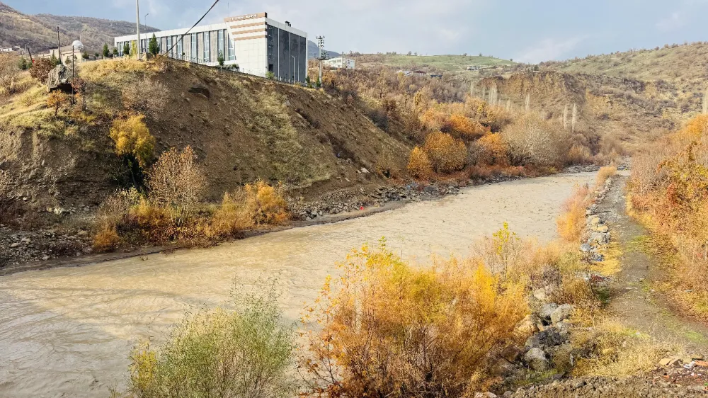 Şırnak’ta Sağanak Yağış Hezil Çayını Taşkın Seviyesine Getirdi