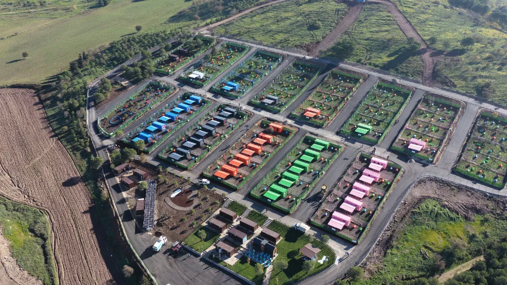 Deprem Konteynerleri Balıkesir’de Sokak Hayvanlarına Yuva Oldu