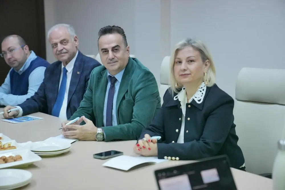 Ortahisar Belediyesi, KTÜ’de deniz bilimleri toplantısına katıldı