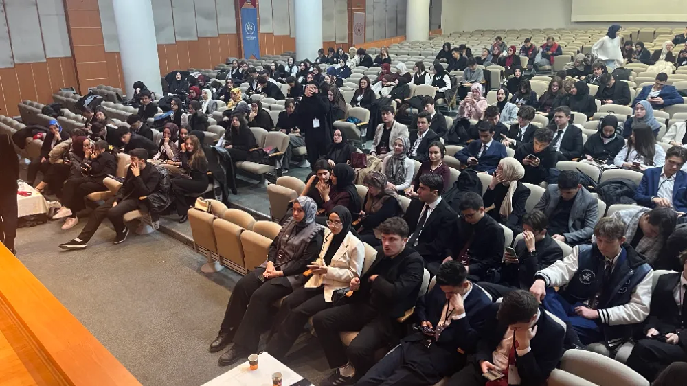 Bursalı Gençler, Türkiye’nin Geleceğine Yön Verecek Fikirlerini Paylaştı