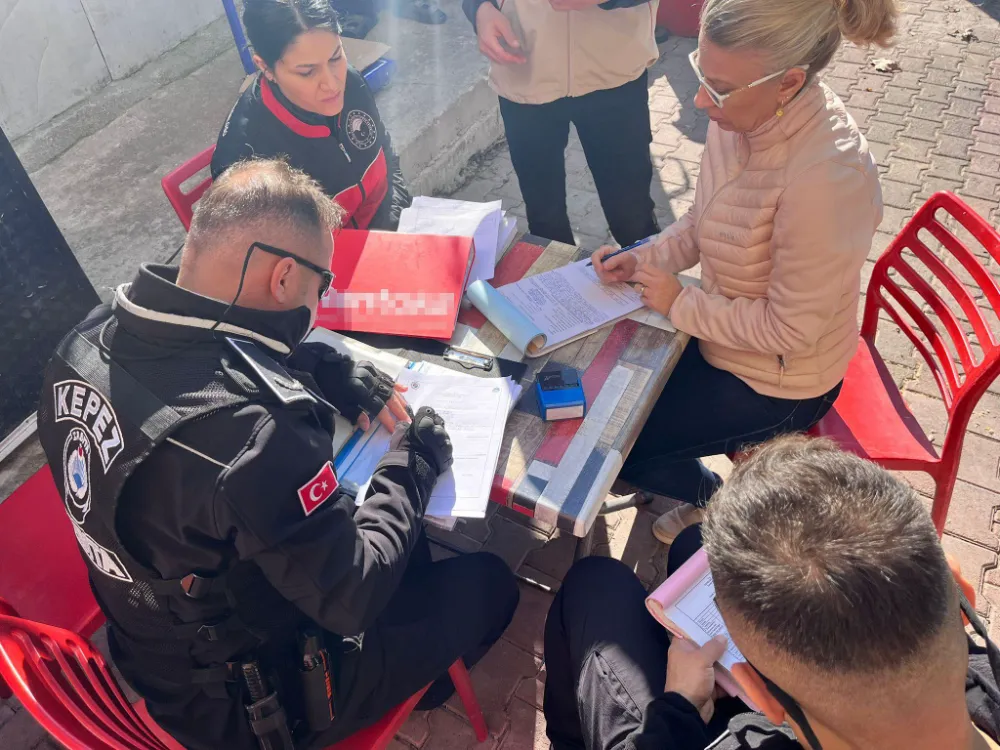 Antalya’da Depoda 574 Kilo Bozuk Gıda Ele Geçirildi